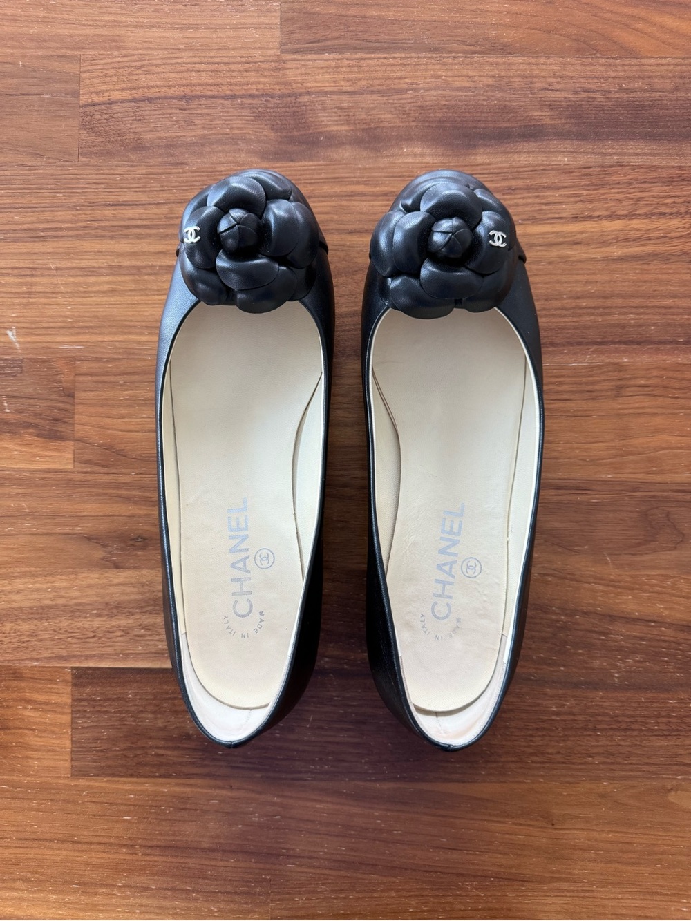 CHANEL Black Camellia Leather Cap Toe Ballet Flats 38 - Picture 2 of 13